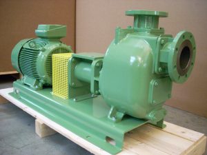 Self-priming centrifugal pump with non-return valve (NBR), flanged ports FF. Entirely made of cast iron. Protection class IP 55