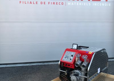 Autopompa equipaggiata con motore diesel Peugeot.