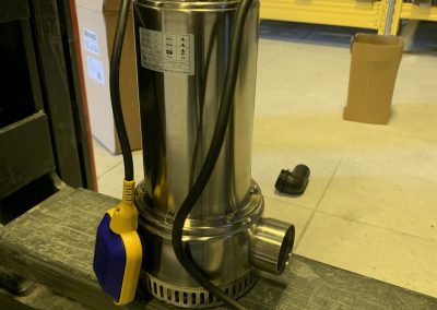 submersible electric pump with float