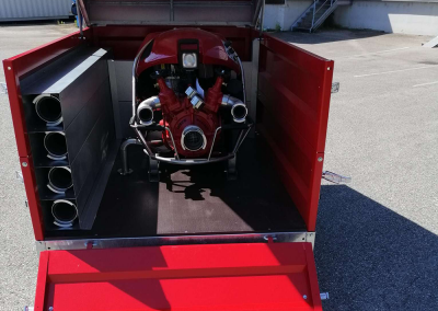 Reboque de bombeiros com bomba de motor térmica